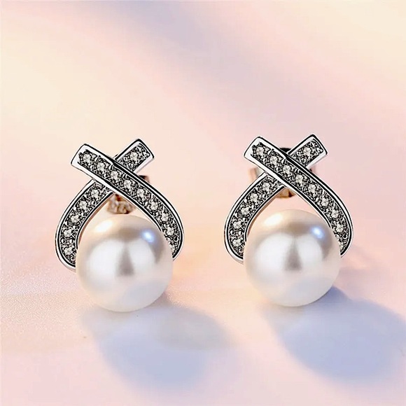 🌟 Sterling Silver 925 Pearl Elegant Stud Earrings - Picture 2 of 5